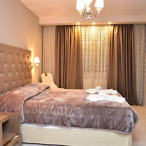 Hotel Konaki, Arnaía