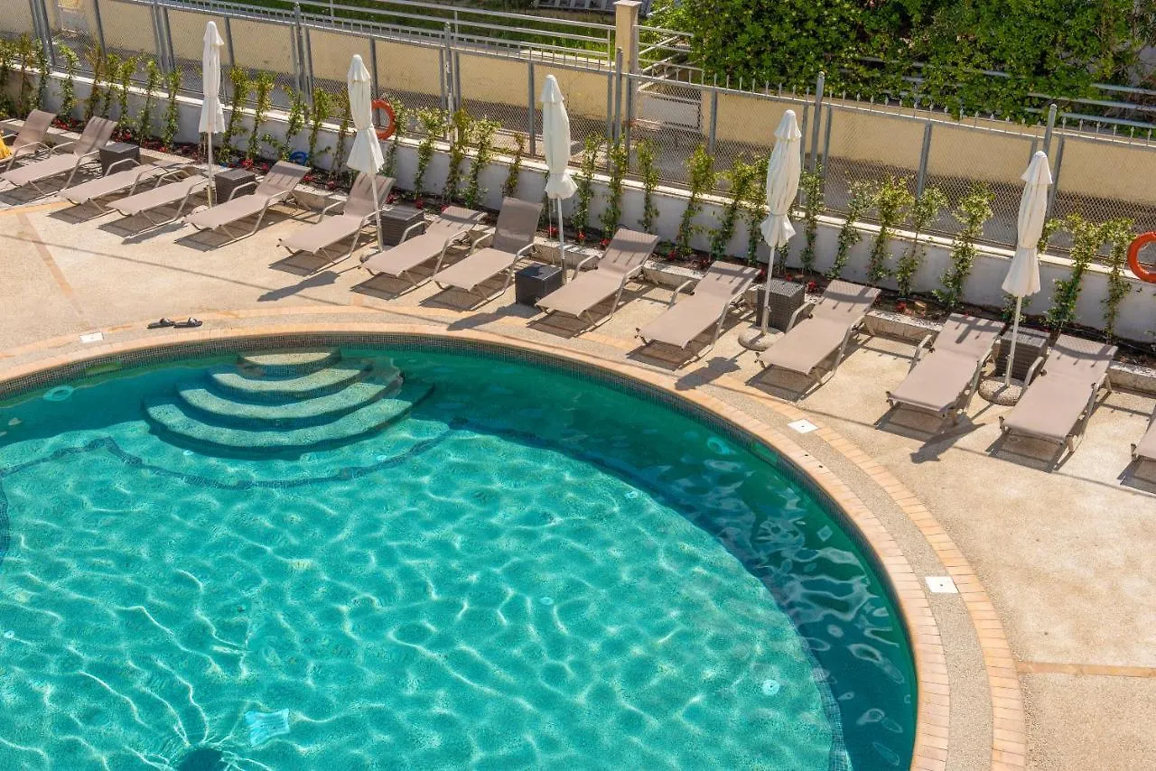חניוטי Elinotel Apolamare Hotel